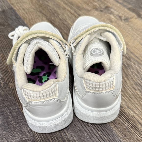 AND1 Kids white Sneakers - Picture 3 of 9